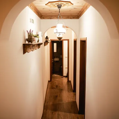 4 1940 Hotel
