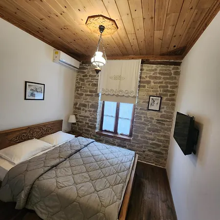 Hotel 4 1940 Gjirokaster
