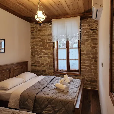 4 1940 Hotel 3*
