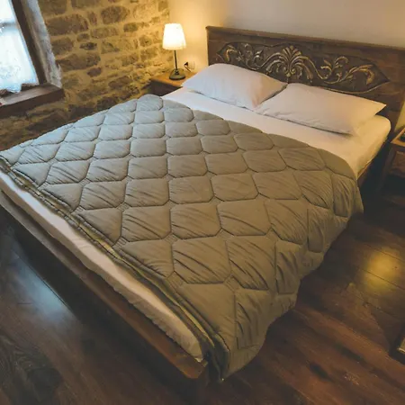 4 1940 Hotel 3*