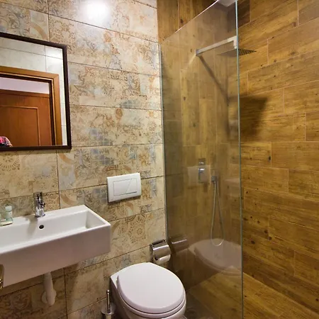 4 1940 Hotel Gjirokaster