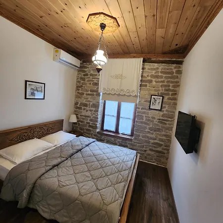 Hotel 4 1940 Gjirokaster